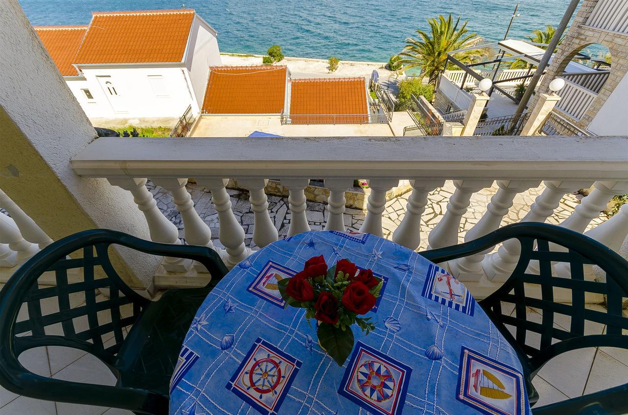 Apartments Krusica Traù Esterno foto